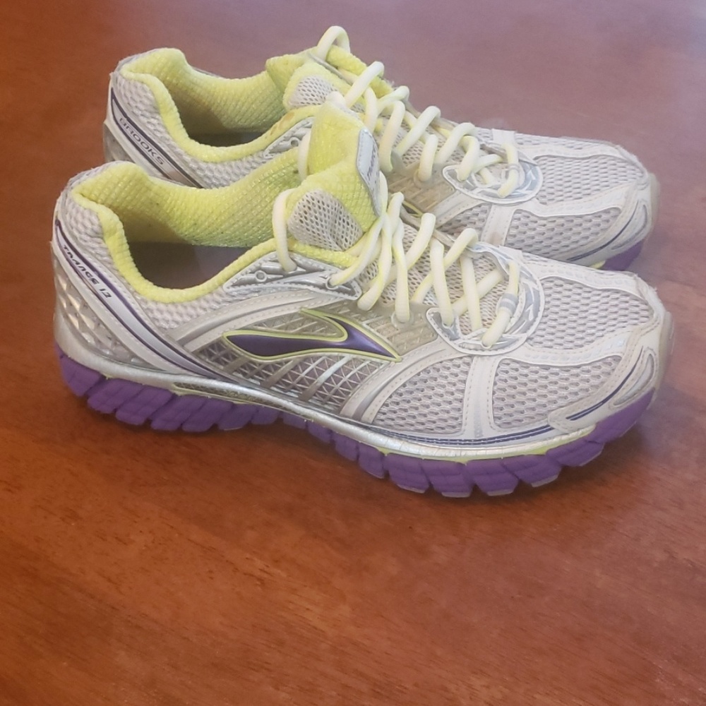 Brooks Womens Trance 12 Running Shoes Size 10